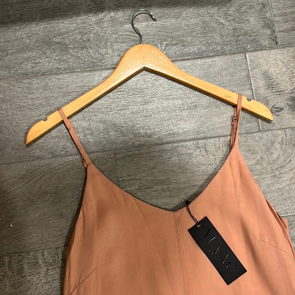 MAAC London mini dress. Three words…simple and chic. That’s it!